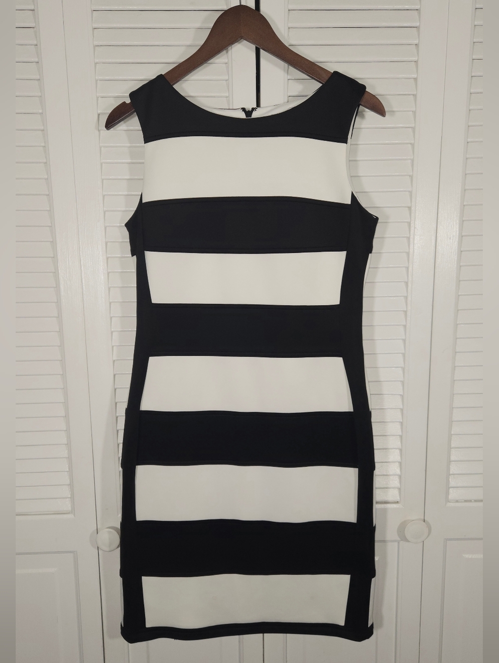 Calvin Klein Sleeveless Black White Horizontal Striped Sheath Dress Sz 8